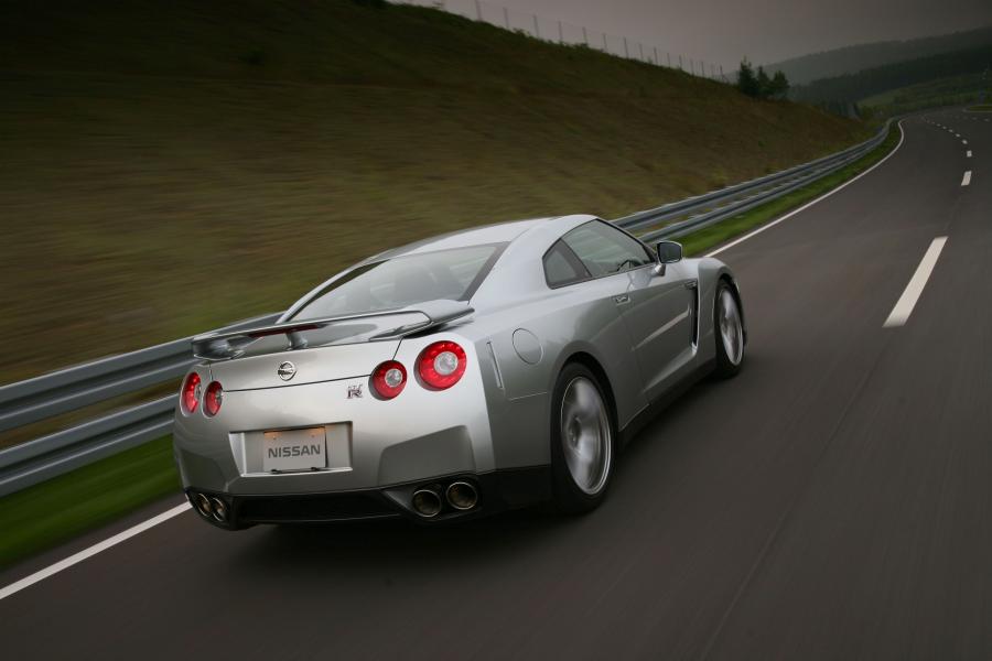  Nissan GT-R 2007 года  (фото 37 из 480)